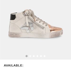 Excellent condition Zonya Sneakers